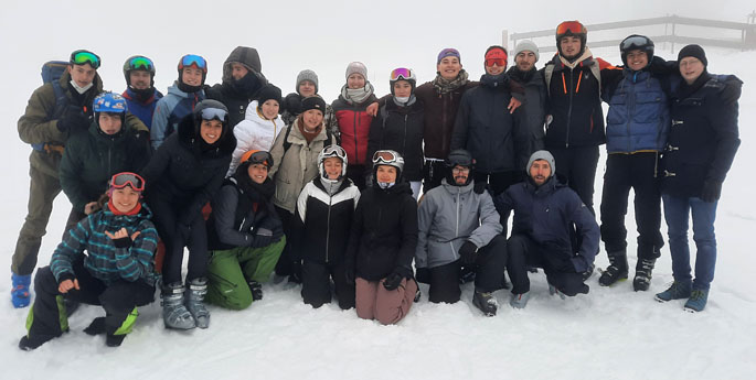 Gruppenfoto im Schnee