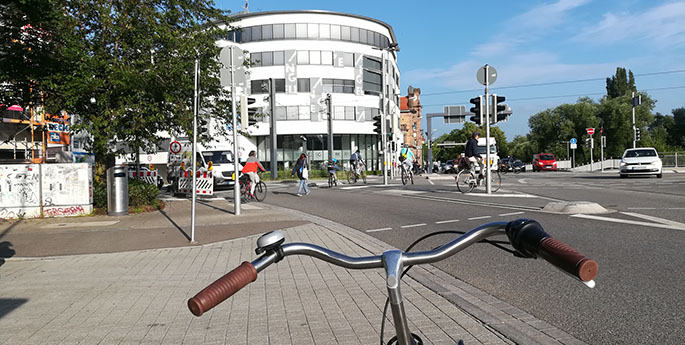 Fahrrad vor Akademie