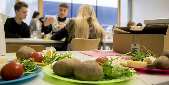 Unterricht am SGG: Versuch zum Schmecken