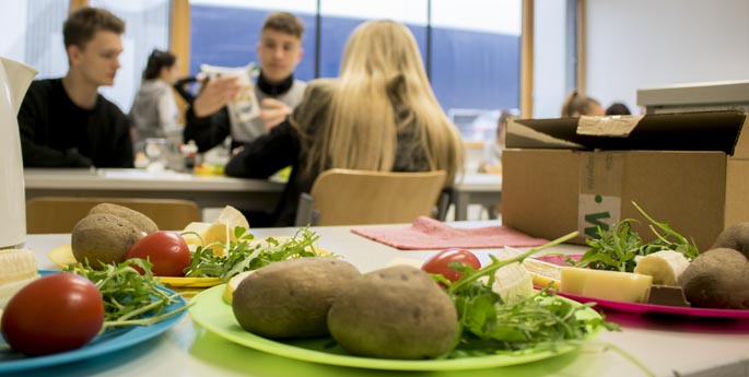 Unterricht am SGG: Versuch zum Schmecken