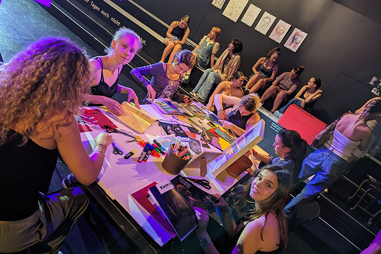 Interaktive Ausstellung zum Thema Erwachsenwerden