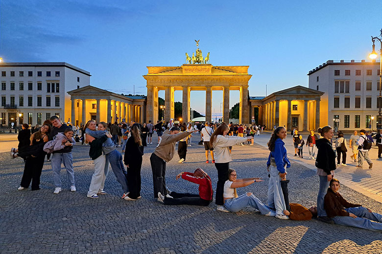 Unsere Schüler*innen vor dem Brandenburger Tor