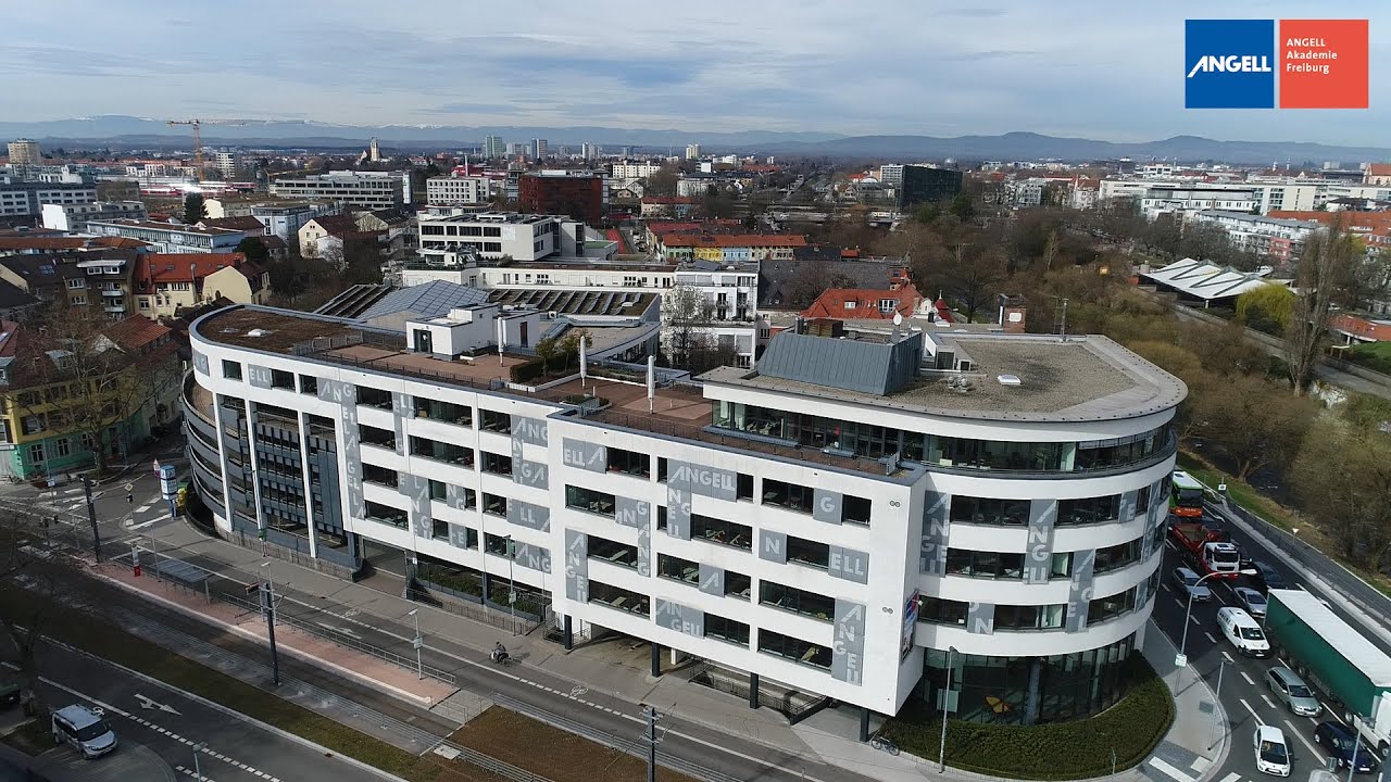 Hausführung durch die ANGELL Akademie